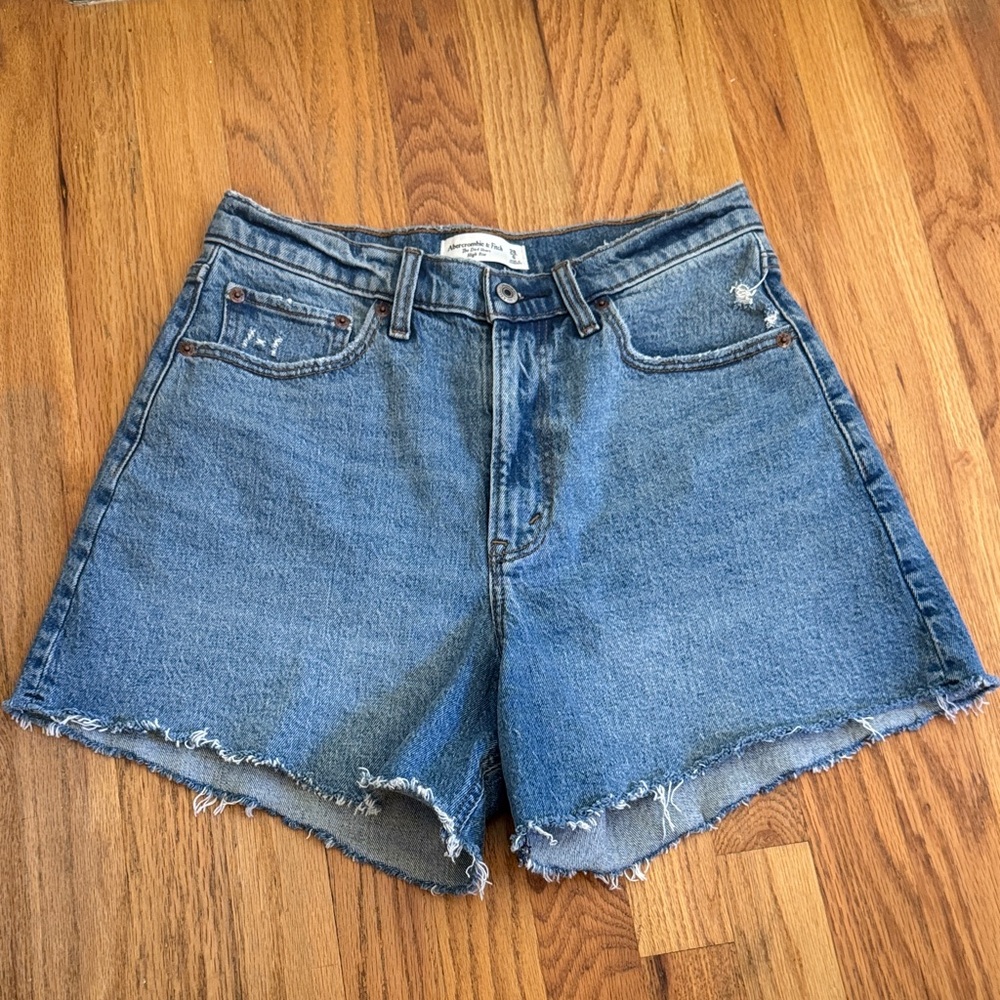 Abercrombie & Fitch The Dad Short Medium Wash Denim Shorts